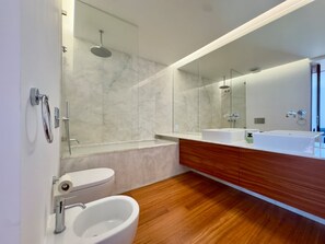 House, Accessible - Lux River City Views Garage (Lisbon)