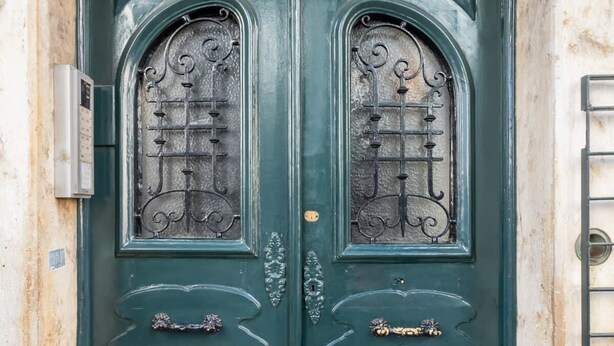 4 bedrooms, high-speed internet - Artistic Alfama 4BR Cathedral Views Tram 28 (Lisbon)