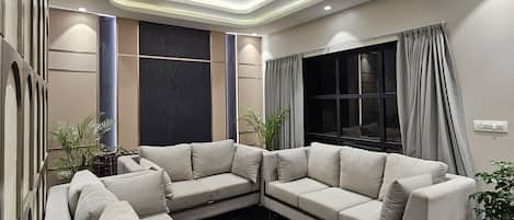 Área de estar no saguão