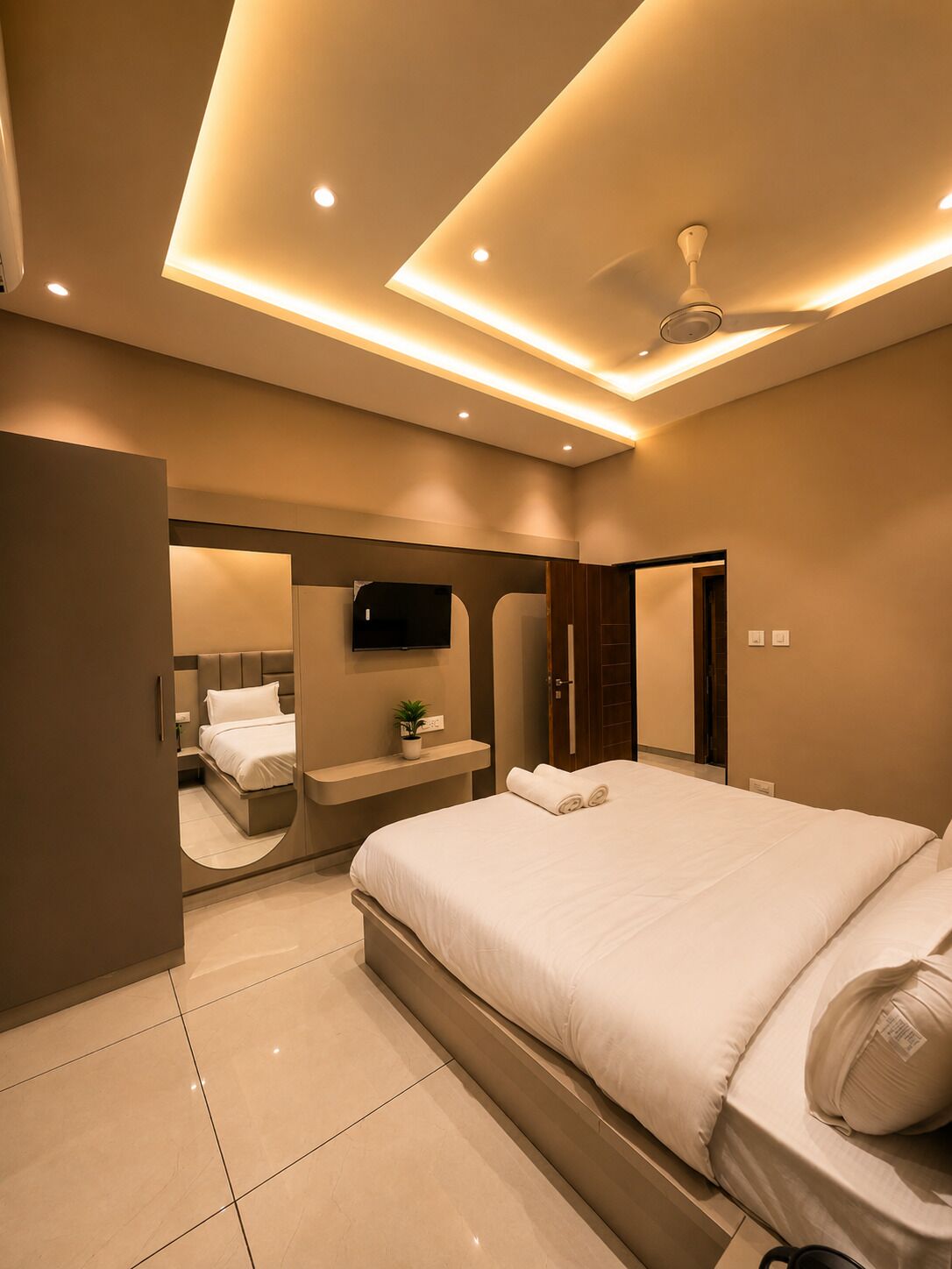 Deluxe Room | Blackout drapes, free WiFi