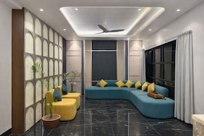 Living area - HOTEL GEETANJALI (Mount Abu)