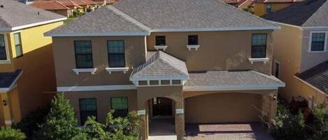 House, 5 Bedrooms | Exterior