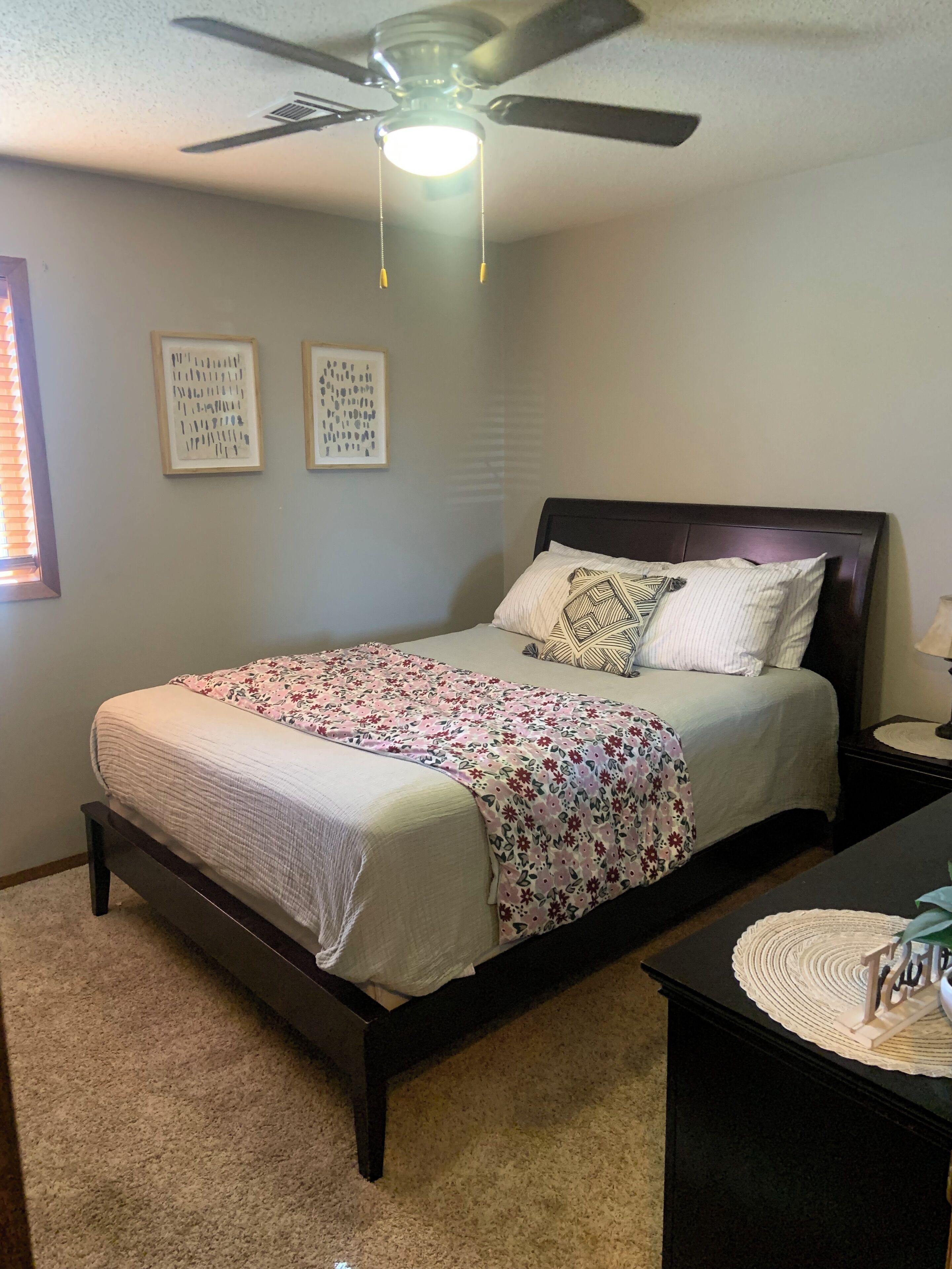 Fer et planche à repasser, Wi-Fi, draps fournis