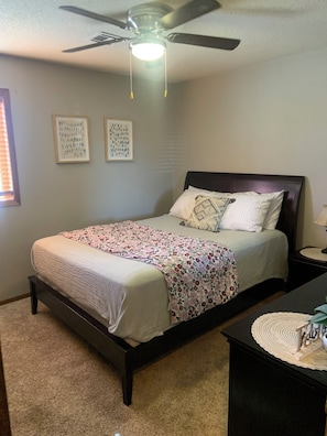 Fer et planche à repasser, Wi-Fi, draps fournis