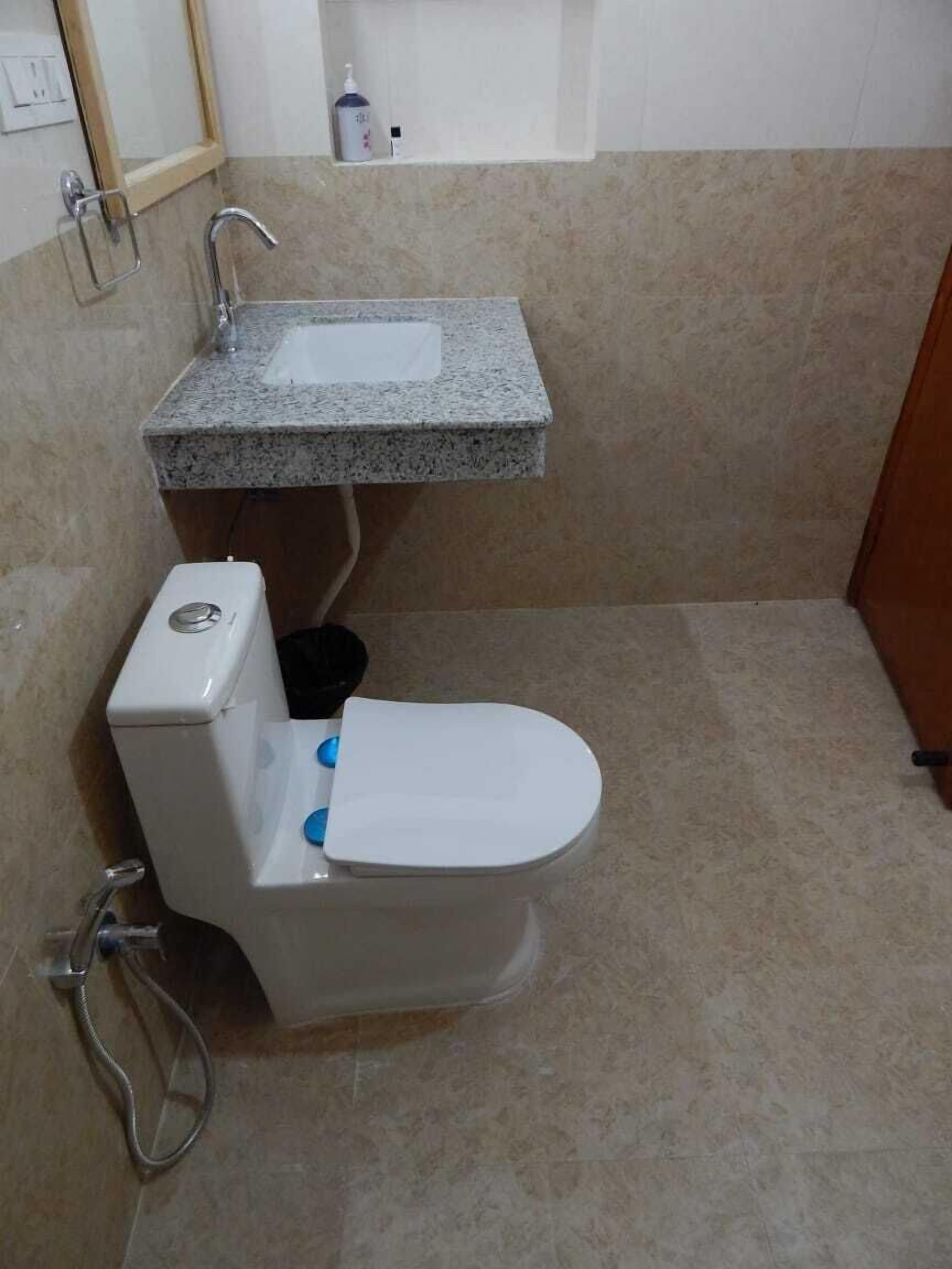 标准双人房或双床房, 阳台, 山景 | 浴室