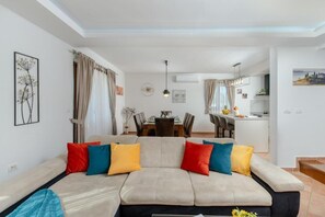 Vila, 4 kamar tidur, kolam renang pribadi | Ruang keluarga