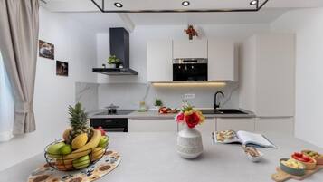 Vila, 4 quartos, piscina particular | Parte interna