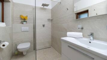 Biệt thự, 4 phòng ngủ, hồ bơi riêng | Phòng tắm