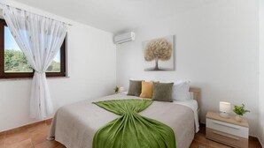 Unclassified image, 3 of 64, button - Villa San Martino With Heated Pool , Outside Jacuzzi & Hydromassage Bathub (Sveta Nedelja)
