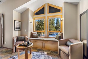 Smart TV, fireplace, offices - Chalet Ember is a luxury mountain retreat near Breckenridge designed for large groups. Enjoy a private sauna, outdoor hot tub, fire pit, and warm modern alpine interiors—perfect for ski trips, multi-family getaways, and year-round mountain escapes. (Breckenridge)