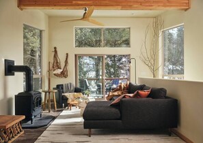 Fernseher, Kamin