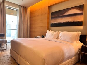 Iron/ironing board, bed sheets - Durrani Homes - Dubai Mall Fashion Avenue (Dubai)
