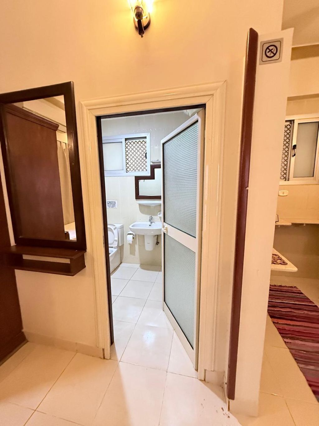 提供毛巾、廁紙