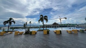 Pool - Charming studio with AC in welcoming Lapu-Lapu beachside (Lapu-Lapu)