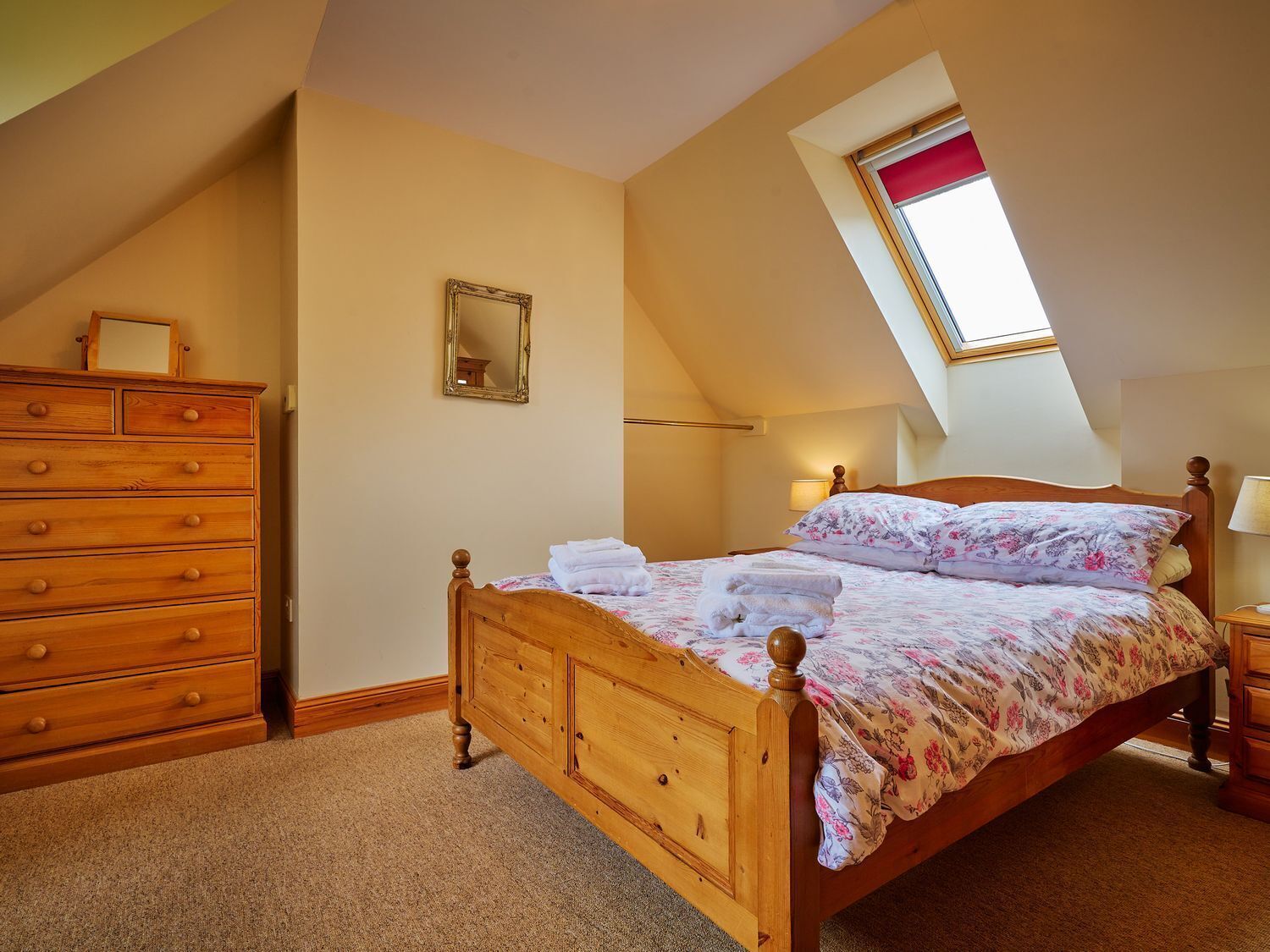 3 bedrooms, individually decorated, individually furnished, free WiFi