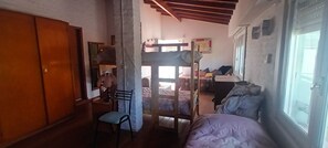 3 間睡房、書桌、免費 Wi-Fi、床單