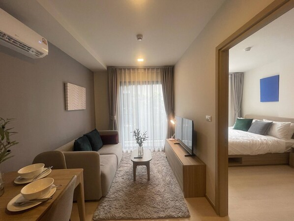 Living area - Room-phuket, Best Location, Full Furnish (Wichit)