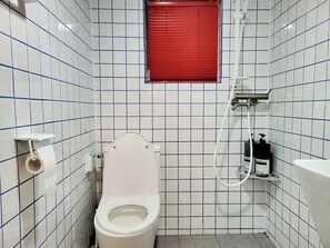 Hair dryer, towels, soap, toilet paper - Korean Friendly Home Seoungsu/Konkuk univ. #Hanriver #KSPO #Cozy (Seoul)