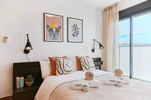 2 chambres, fer et planche à repasser, Wi-Fi, draps fournis