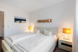 WiFi, bed sheets