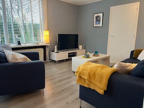 House | Living room - Retreat Near Sint Maartenszee Beach (Sint Maartensvlotbrug)