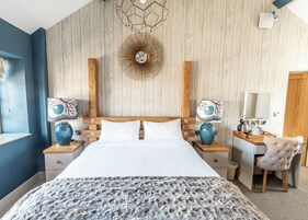 Superior Double Room, Courtyard View | Laptop workspace, iron/ironing board, free WiFi