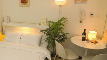 1 bedroom, internet, bed sheets