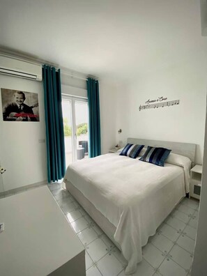 Deluxe Double Room, Balcony, Garden View | Free WiFi - Capri Melody (Anacapri)