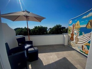 Habitación doble de lujo, balcón, vista al jardín | Balcón