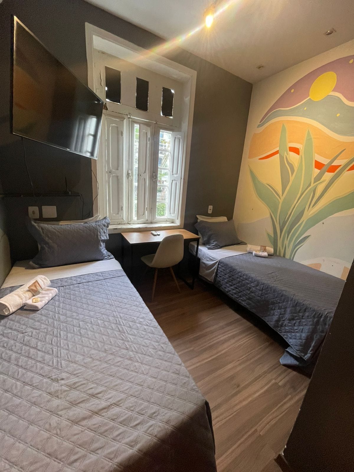 标准双人房或双床房, 花园景观 | 熨斗/熨板、免费 WiFi、床单