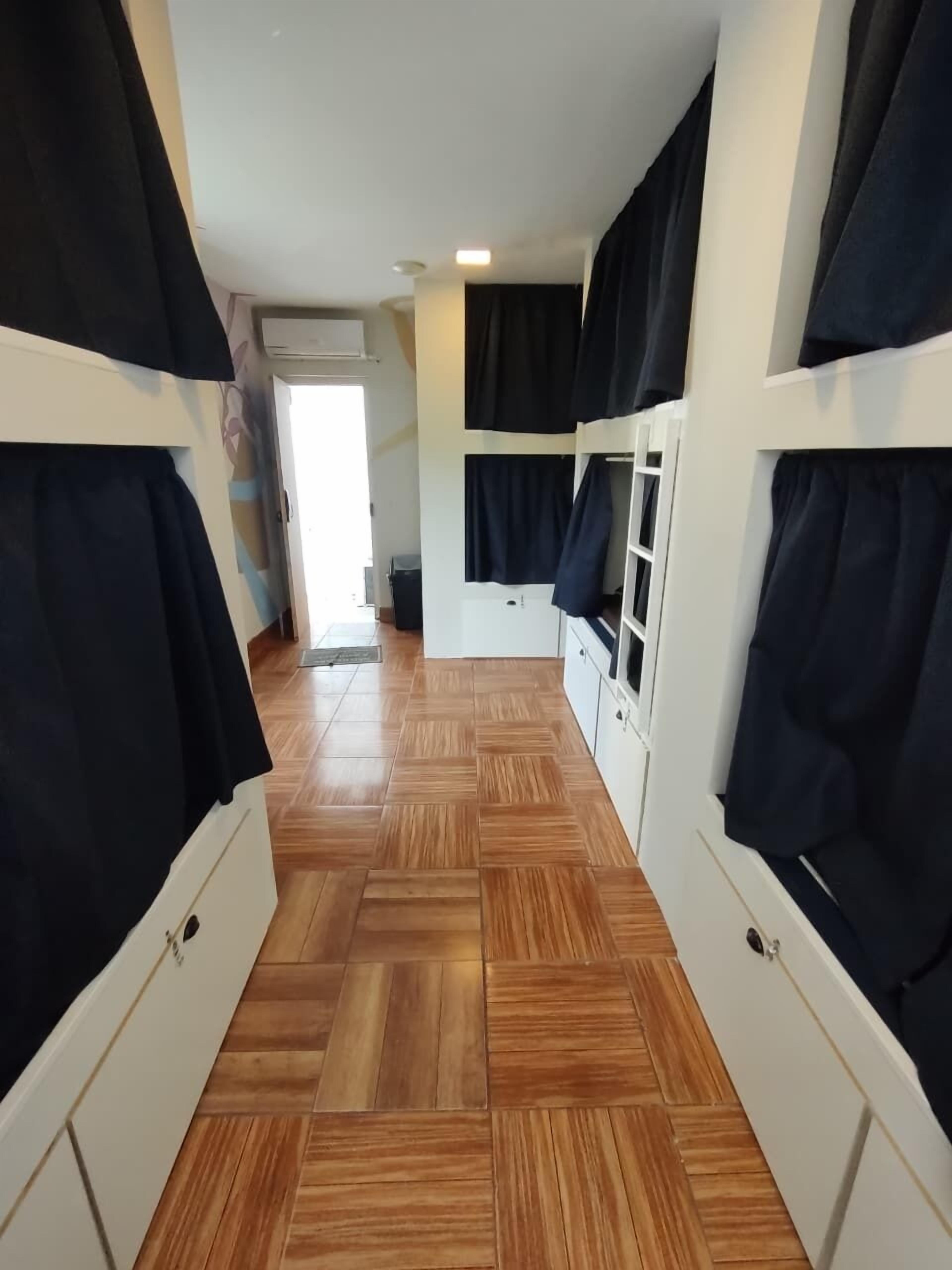 Tabla de planchar con plancha y wifi gratis 