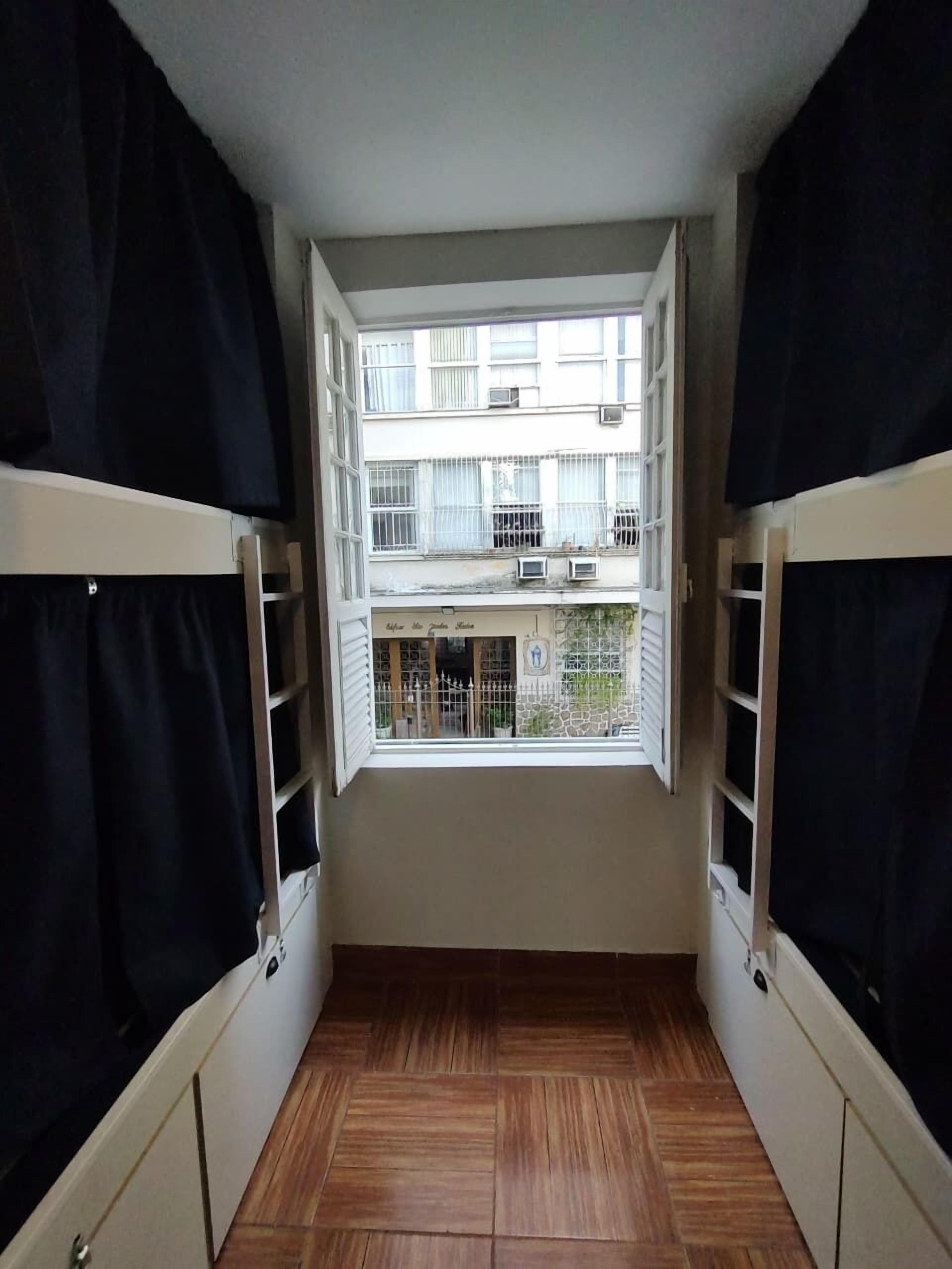 Tabla de planchar con plancha y wifi gratis 