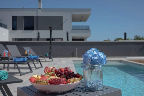 Villa Giardin Premantura – Family-Friendly Private Oasis near Cape Kamenjak