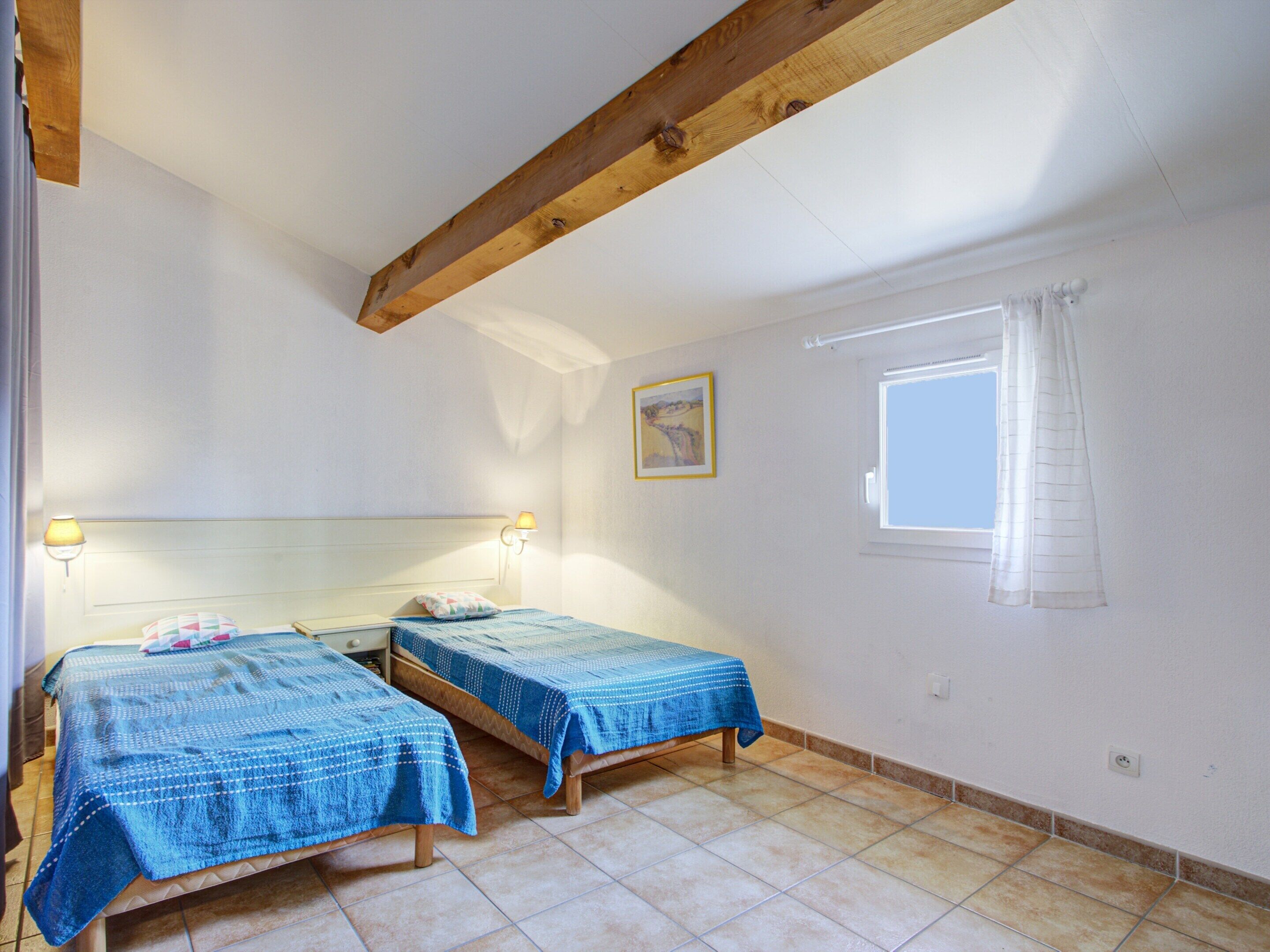 2 bedrooms, iron/ironing board