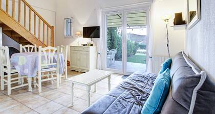Quiet 6-guest Apartment in Homps