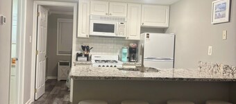 Cozy 1-bedroom condo in beautiful North Wildwood with Two Heated Pools