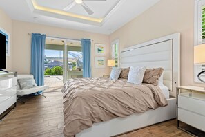 3 Schlafzimmer, Schreibtisch, Bügeleisen/Bügelbrett, Reisekinderbett