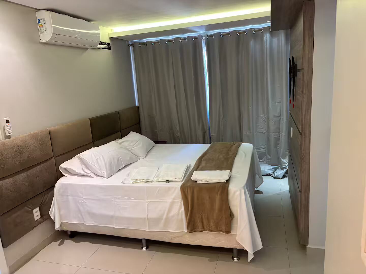 2 عدّة غرف نوم وواي فاي وملاءات أسرّة