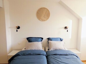 WiFi, bed sheets - Bright duplex 4-6 persons, balcony and private parking, 5 minutes from Colmar (Sainte-Croix-en-Plaine)