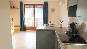Microondas, placa de cocina