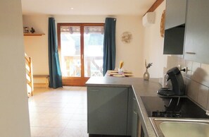 Microwave, stovetop - Bright duplex 4-6 persons, balcony and private parking, 5 minutes from Colmar (Sainte-Croix-en-Plaine)