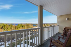 Property grounds - The Lake View Condo - Lake Winnipesaukee (Laconia)