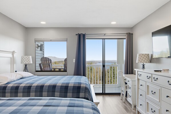 Iron/ironing board, WiFi, bed sheets - The Lake View Condo - Lake Winnipesaukee (Laconia)