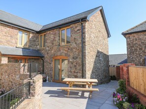 Outdoor dining - Grange Cottage (Crediton)