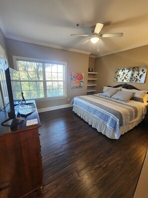 2 bedrooms, iron/ironing board, WiFi, bed sheets - Serene 2-bedroom condo near Sportsplex in charming Foley (Foley)