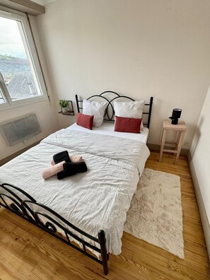 Bügeleisen/Bügelbrett, Bettwäsche