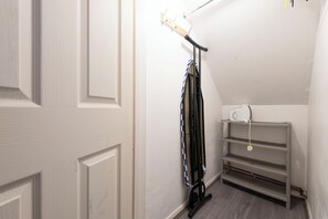 Interior - 1 Bedroom Luxury-Studio in Chatham (Chatham)