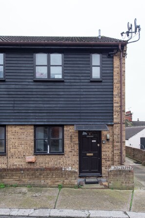 Exterior detail - 1 Bedroom Luxury-Studio in Chatham (Chatham)