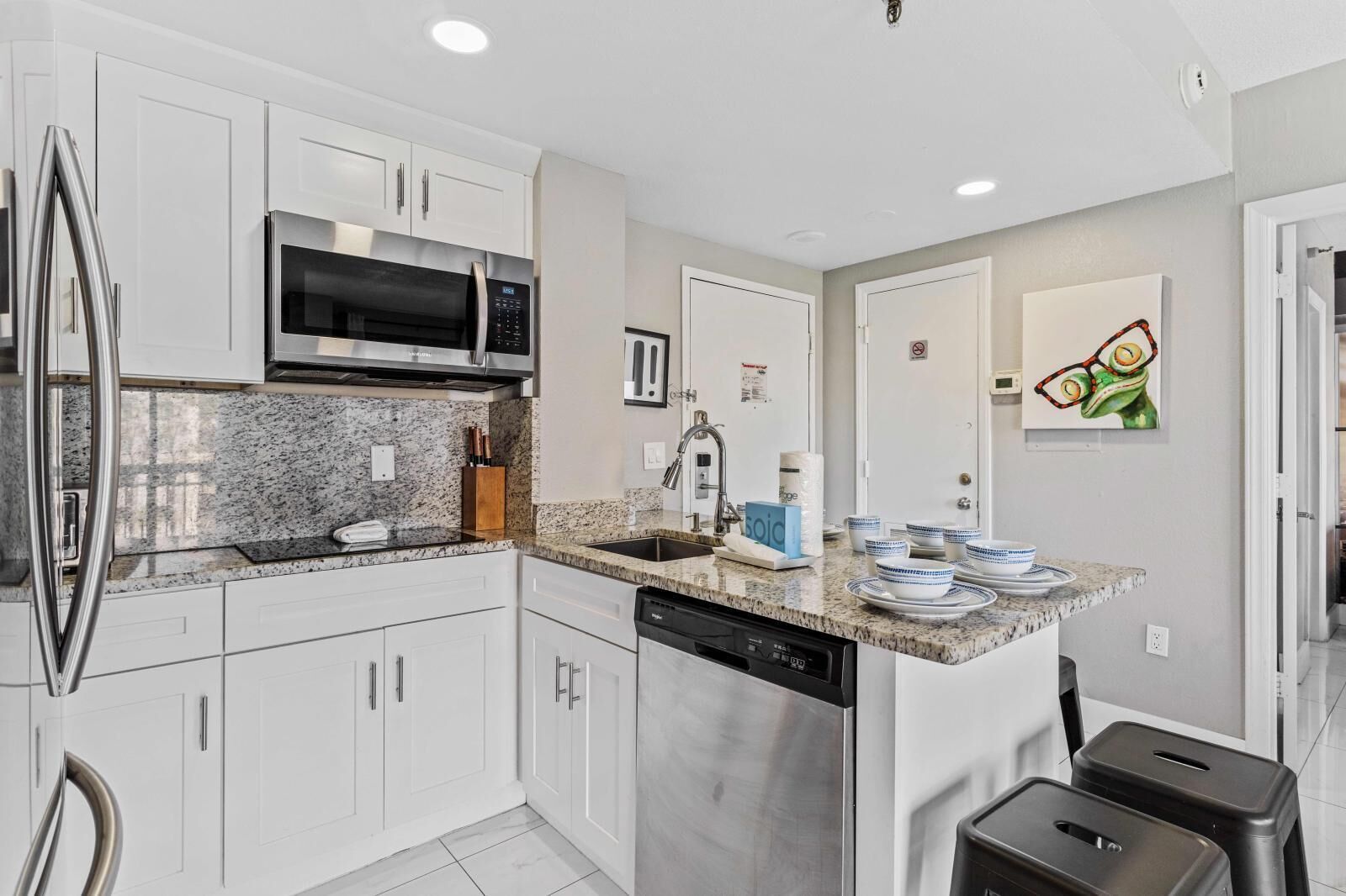 冰箱、微波炉、烤箱、炉灶