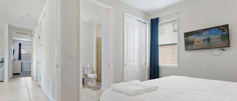 Strykejern/-brett og reiseseng for barn